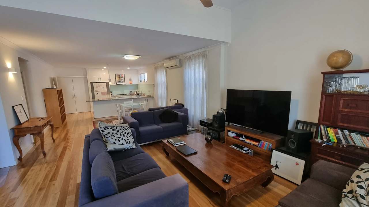 Room in a share house