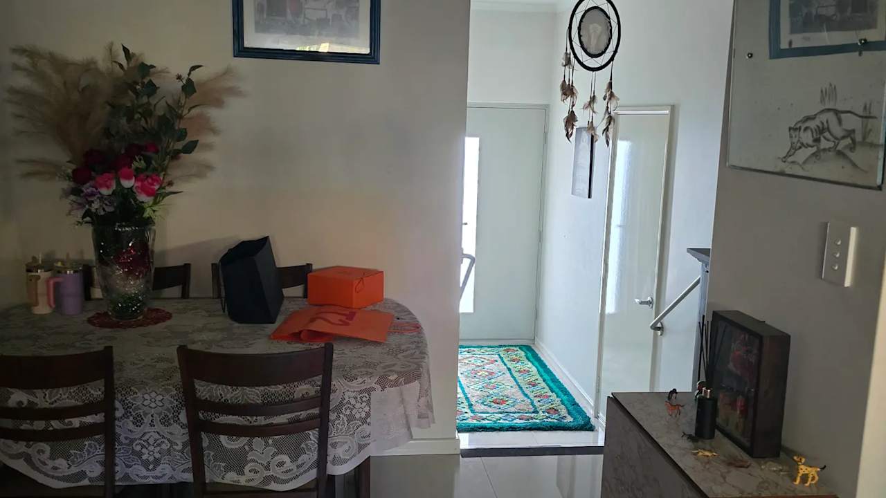 Room in a share house