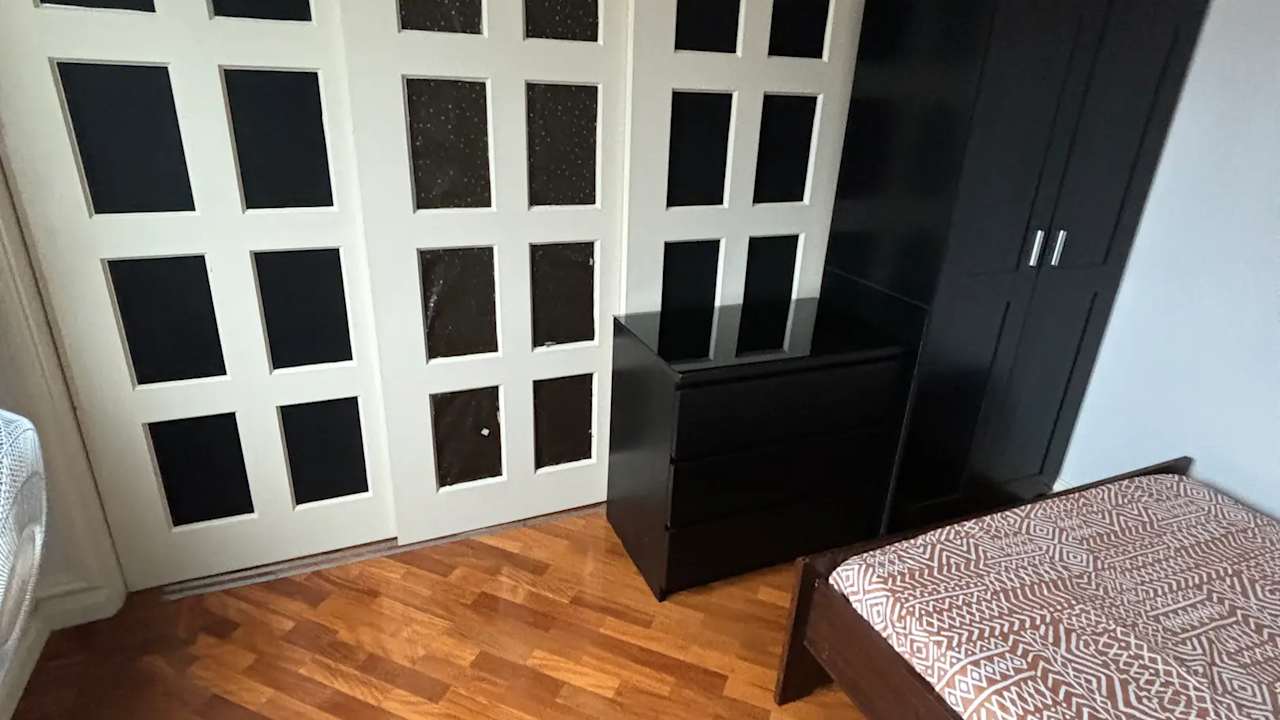 Furnished room in a flatshare