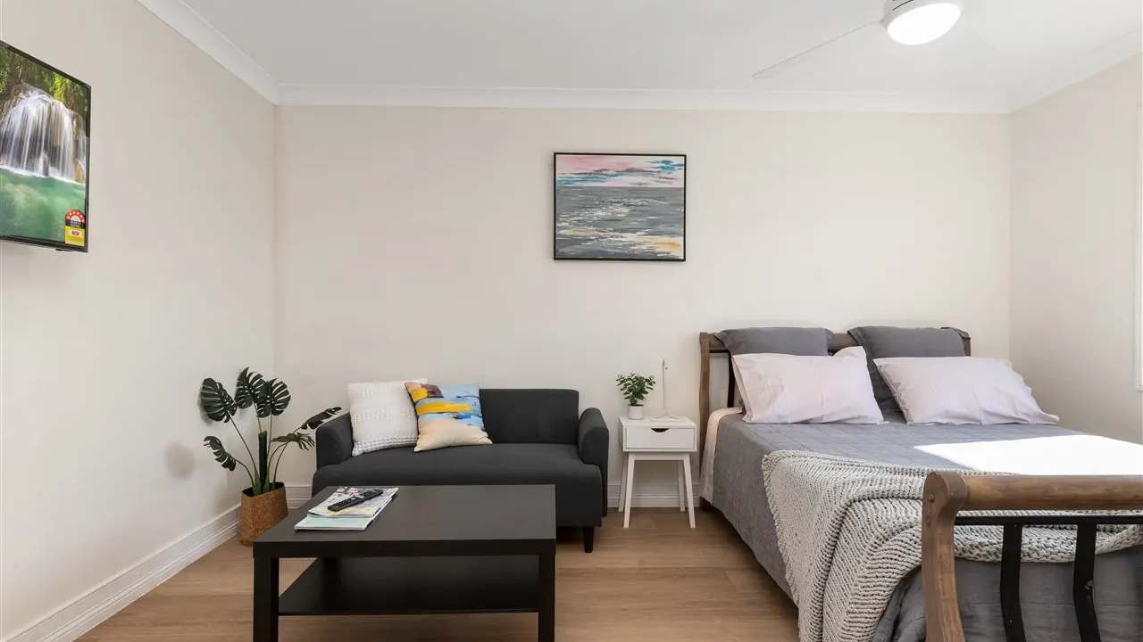 Furnished room studio flat for rent