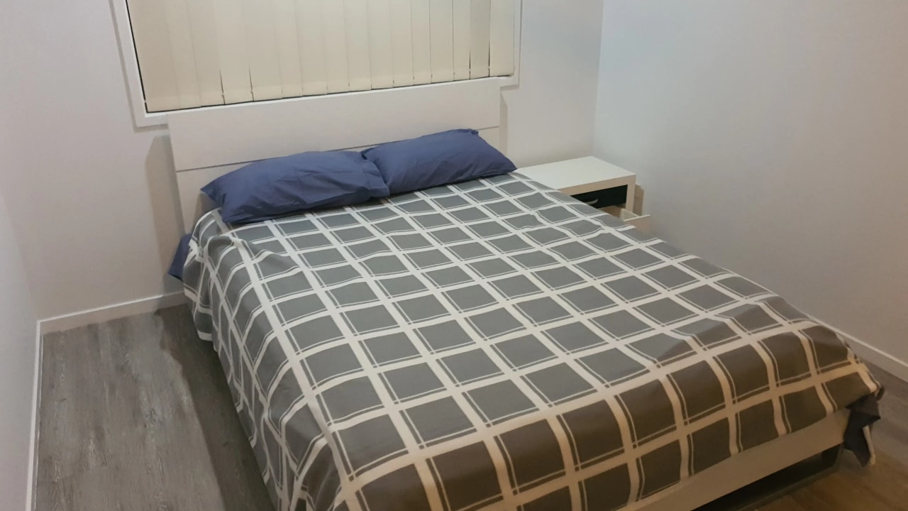 Room in a share house