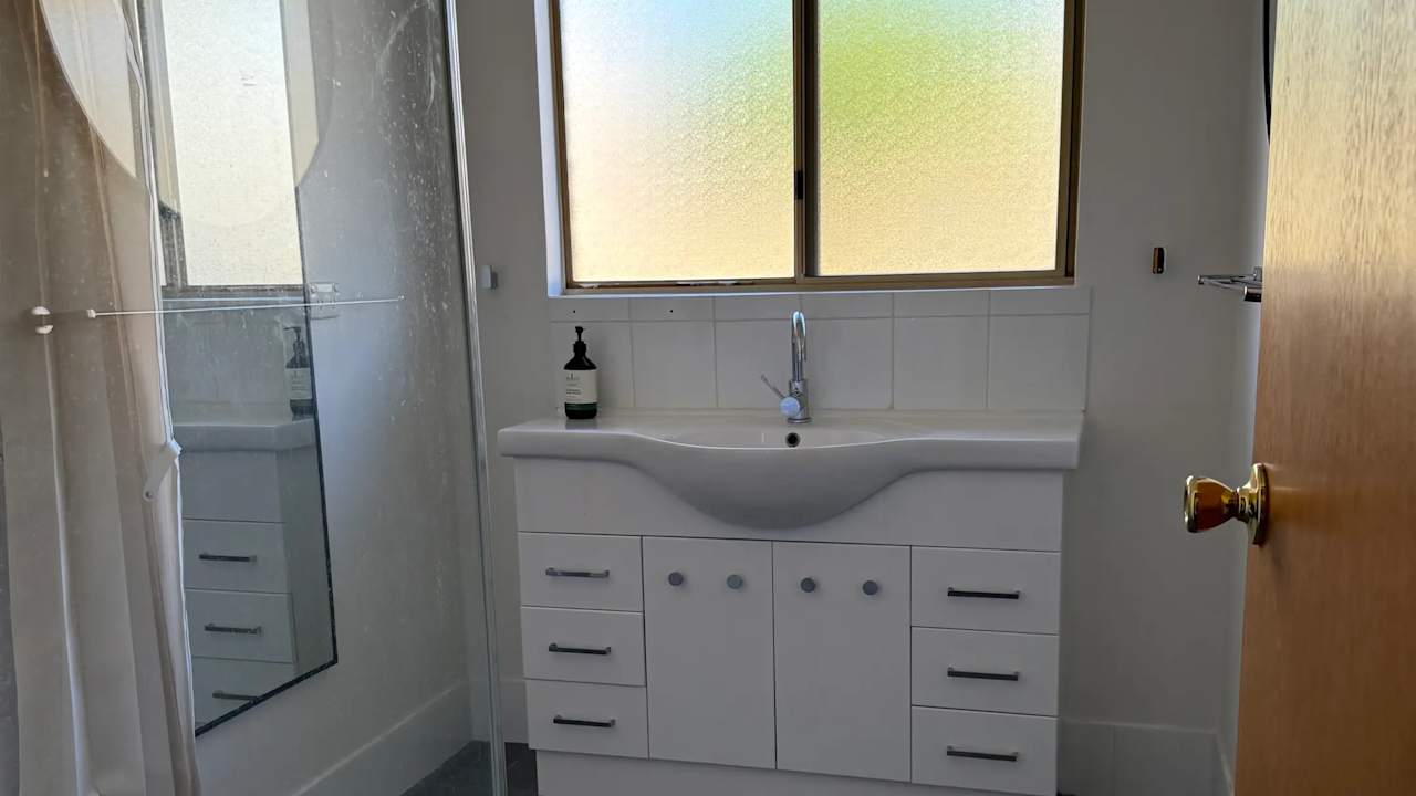 Room in a share house