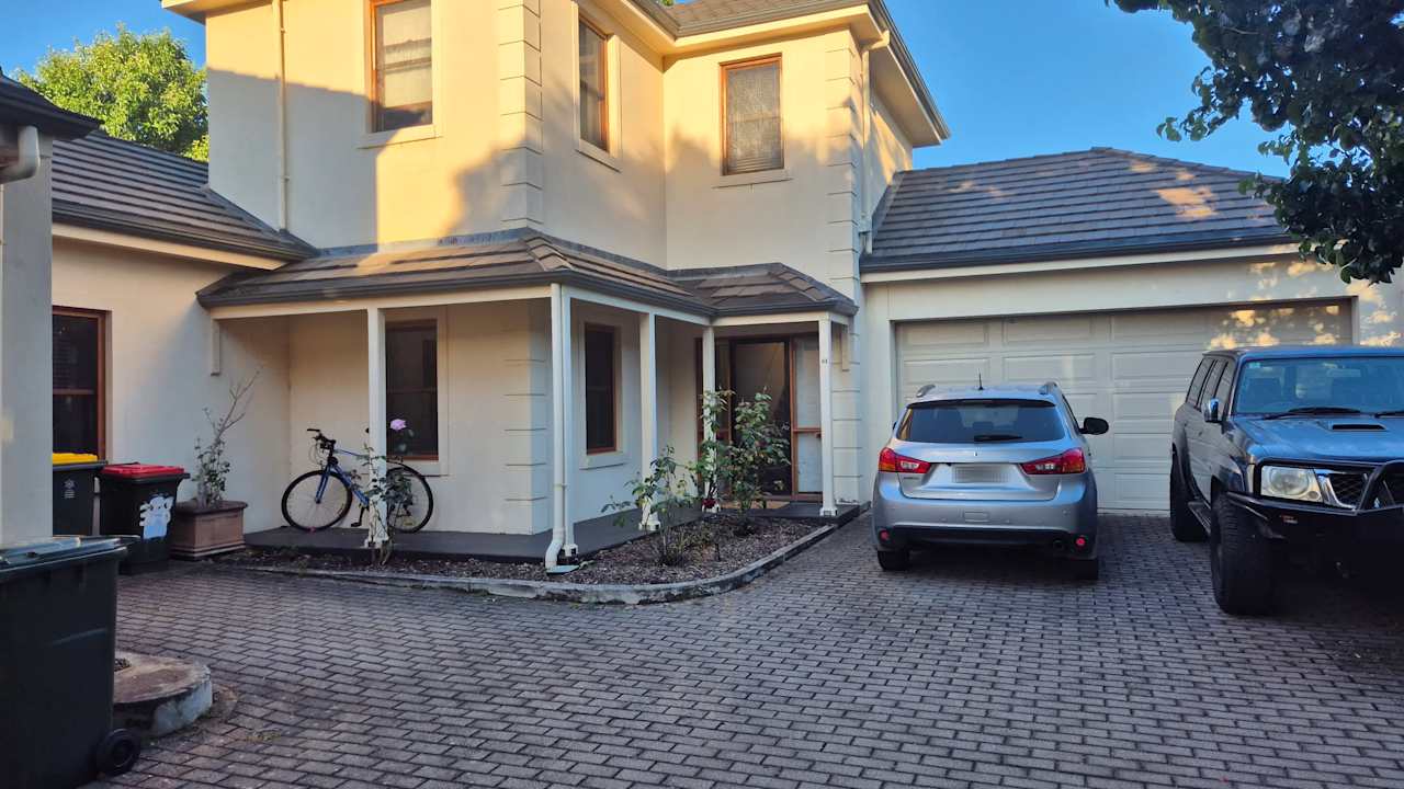 Room in a share house