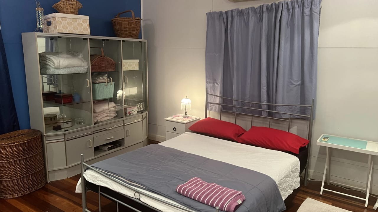 Room in a share house
