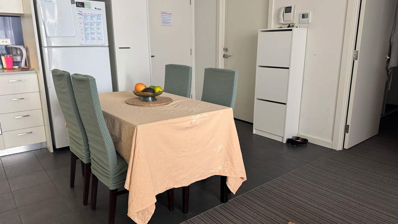 Furnished room in a flatshare
