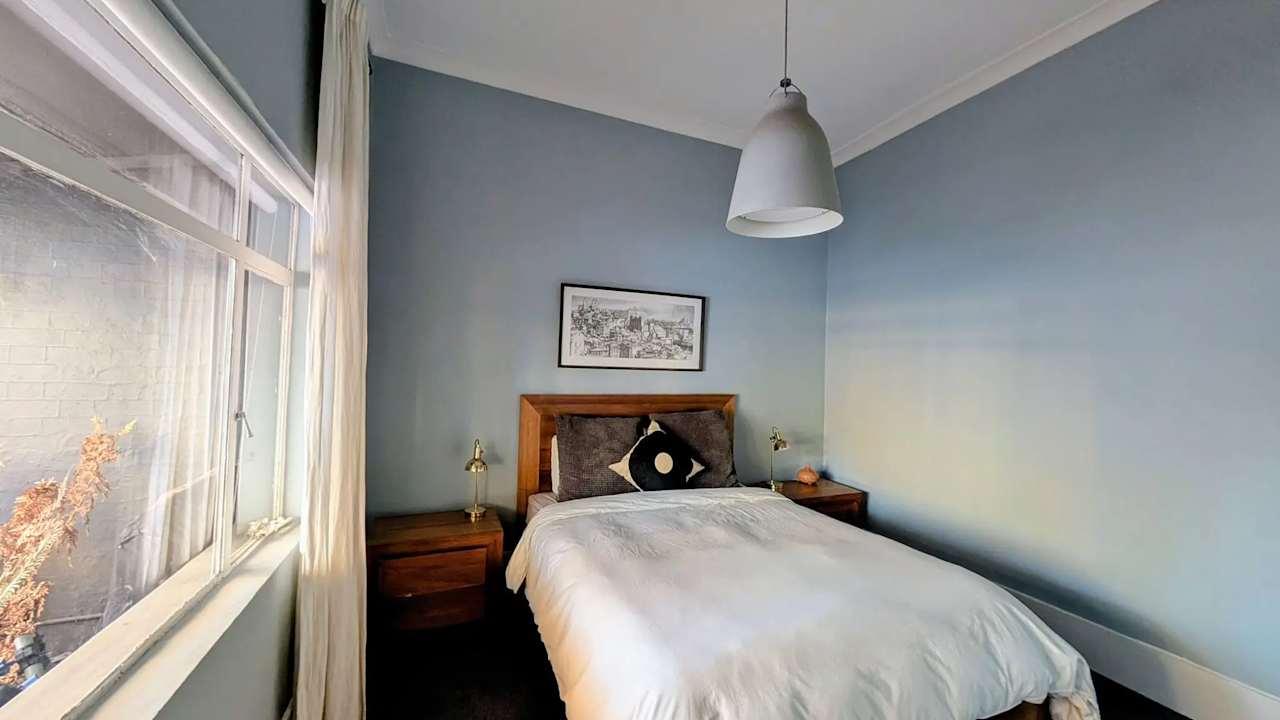 Whole property with 1 room for rent