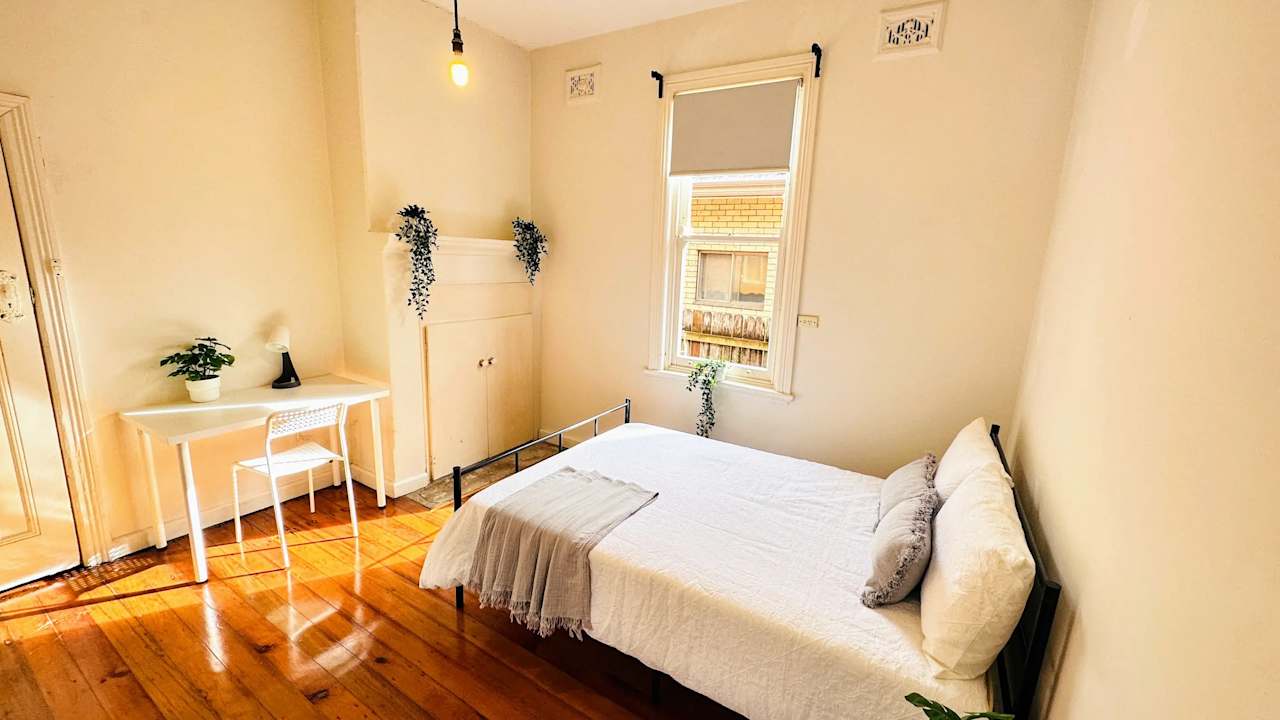 Furnished room in a share house