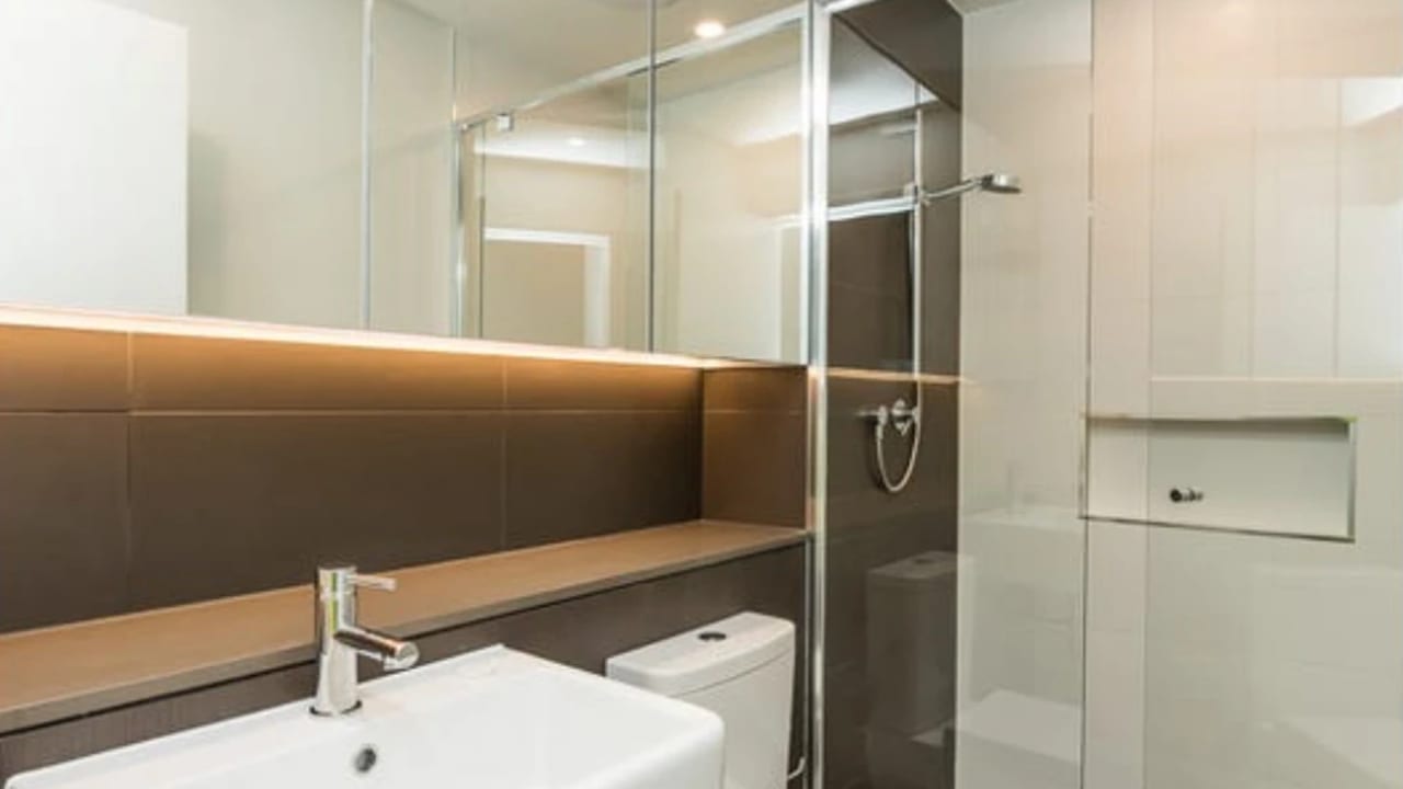 Furnished room with own bathroom