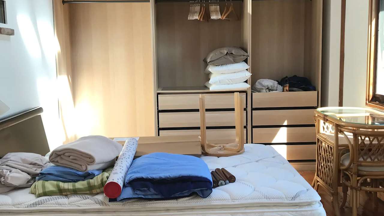 Furnished room in a share house