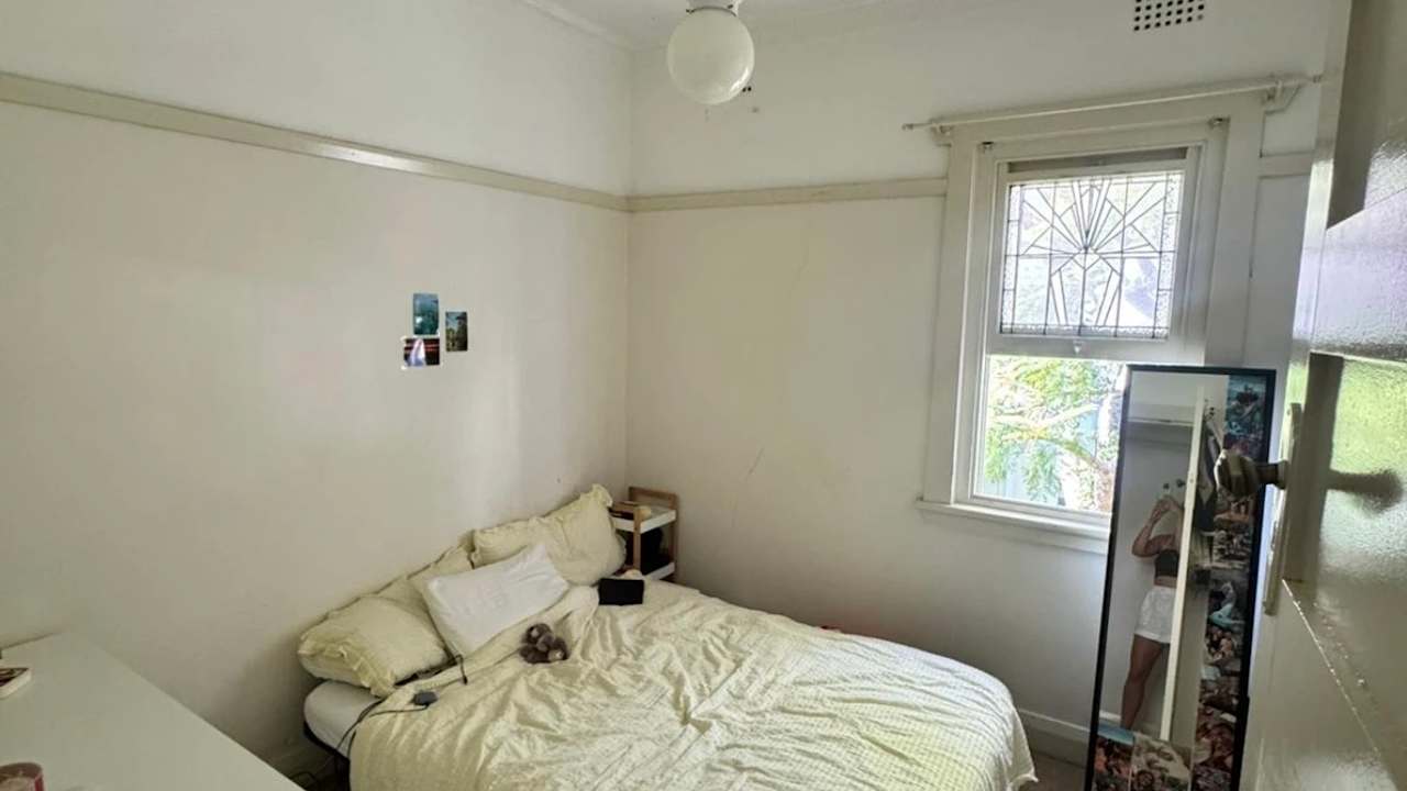 Furnished room with own bathroom