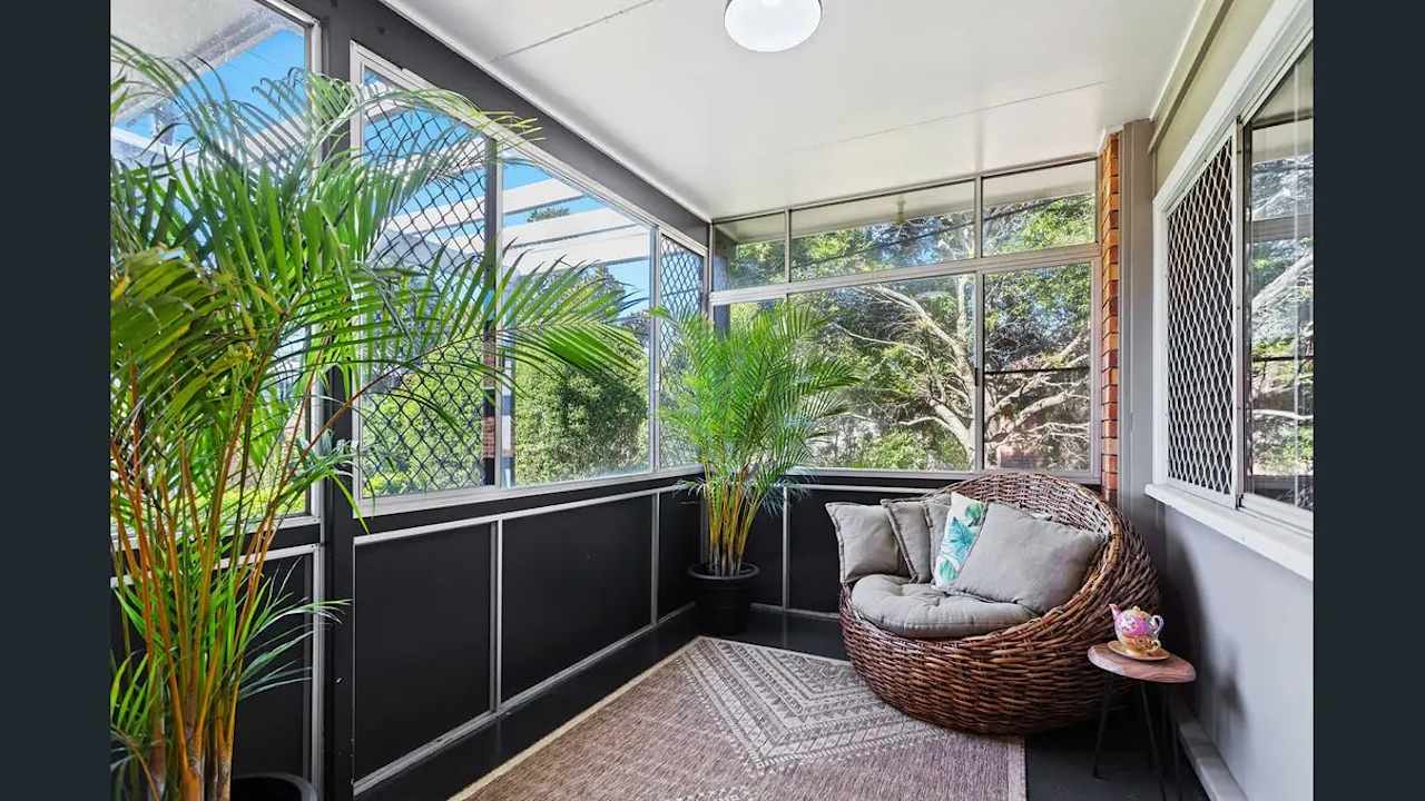Furnished room in a share house