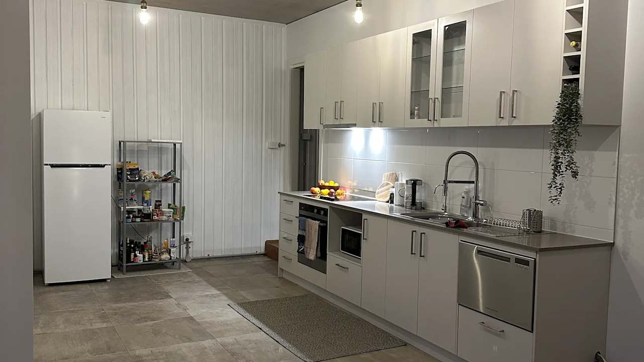 Unfurnished room in a flatshare