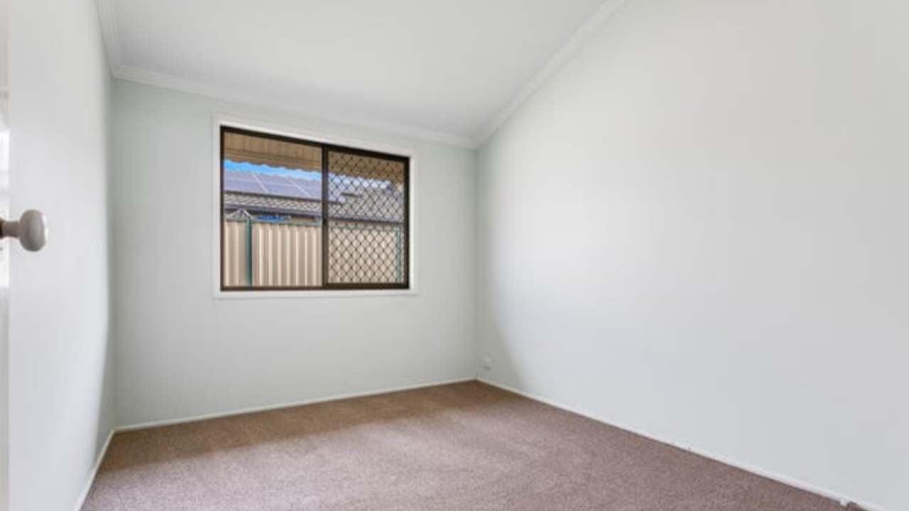 Unfurnished room with own bathroom
