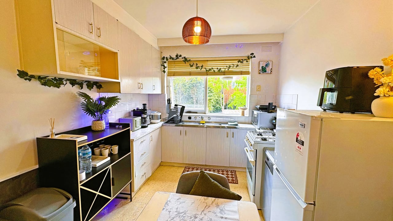 Furnished room in a flatshare