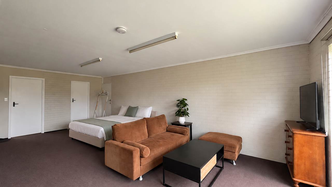 Room in a share house