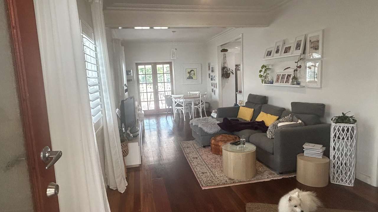 Room in a share house