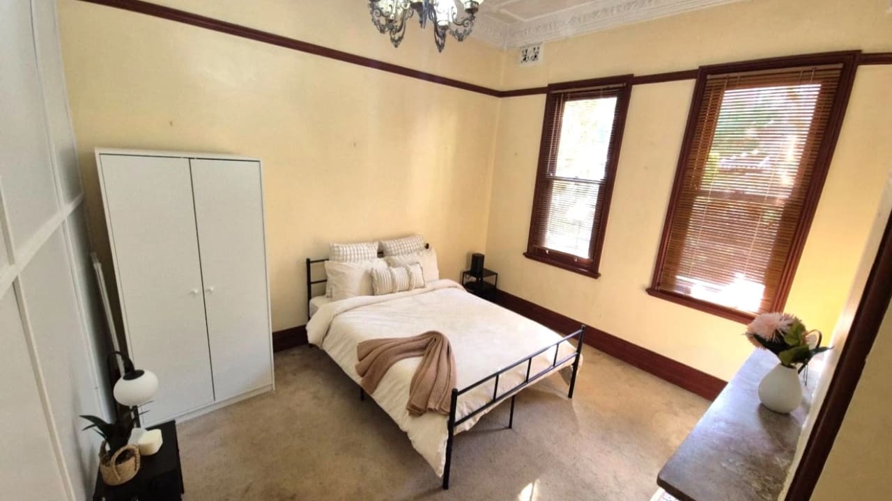 Furnished room in a share house