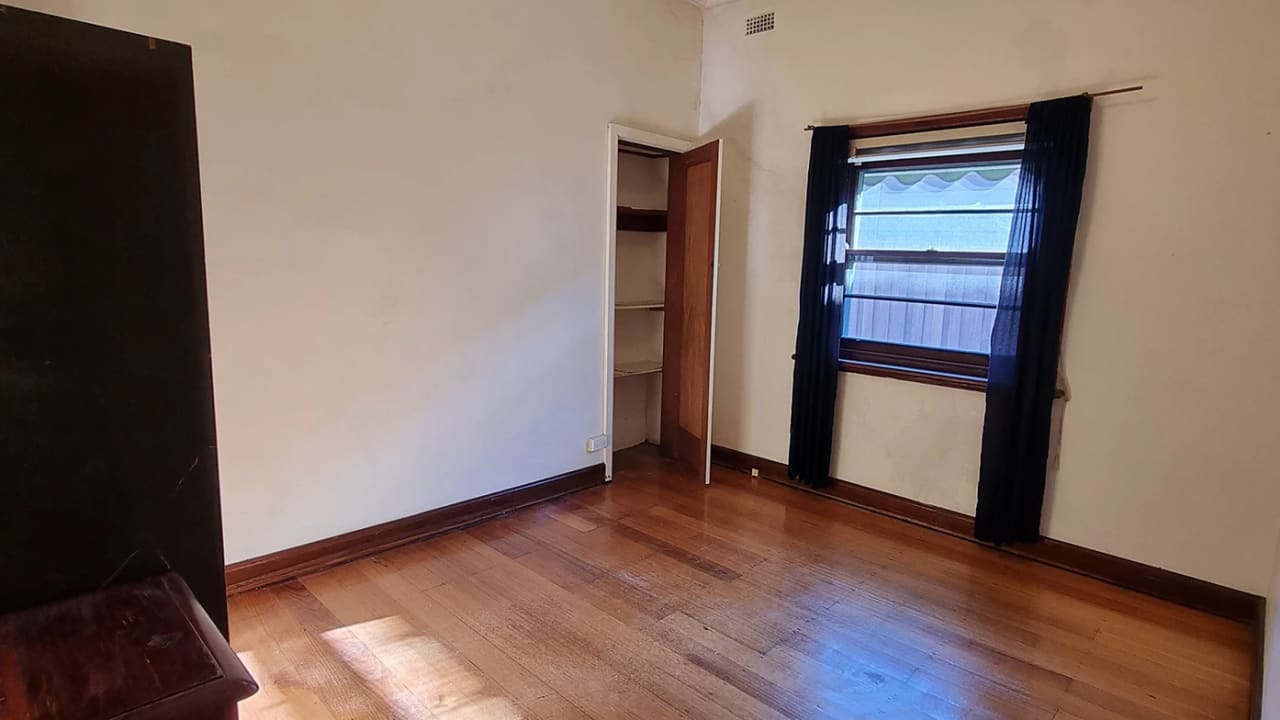 Room in a share house