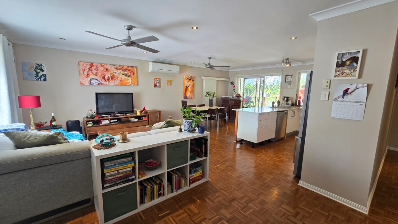 Furnished room in a share house