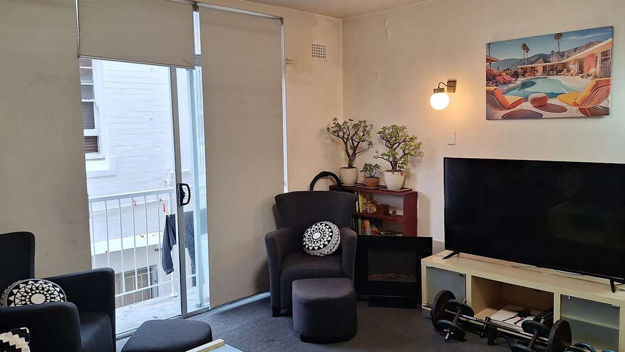 Furnished room in a flatshare