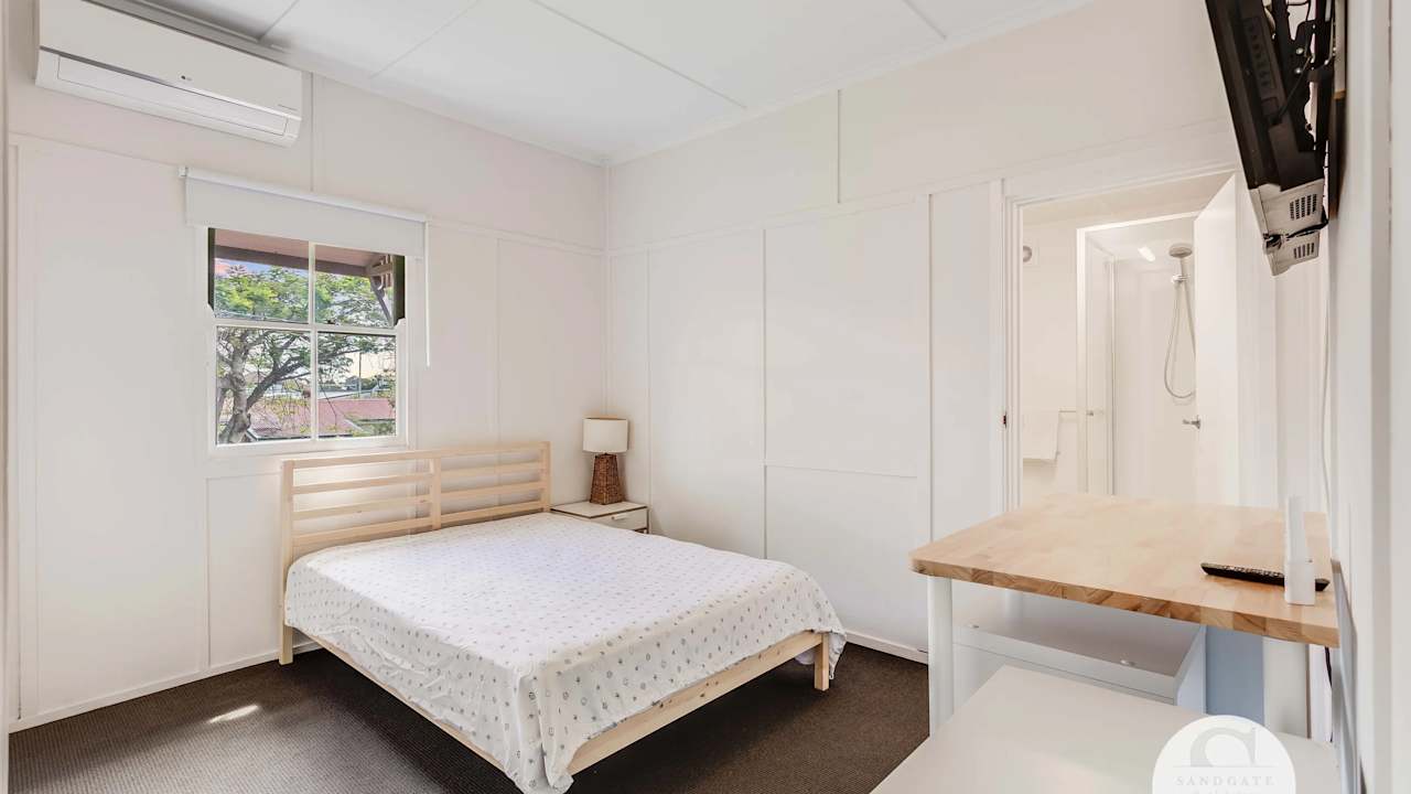 Furnished room with own bathroom