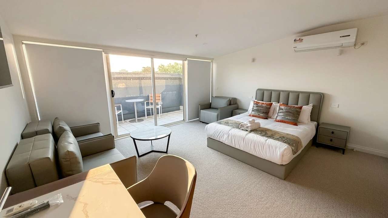 Furnished room studio flat for rent