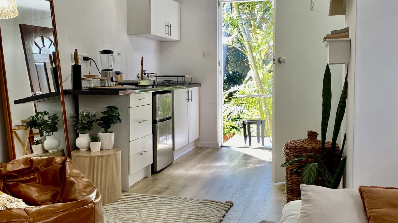Furnished room studio flat for rent