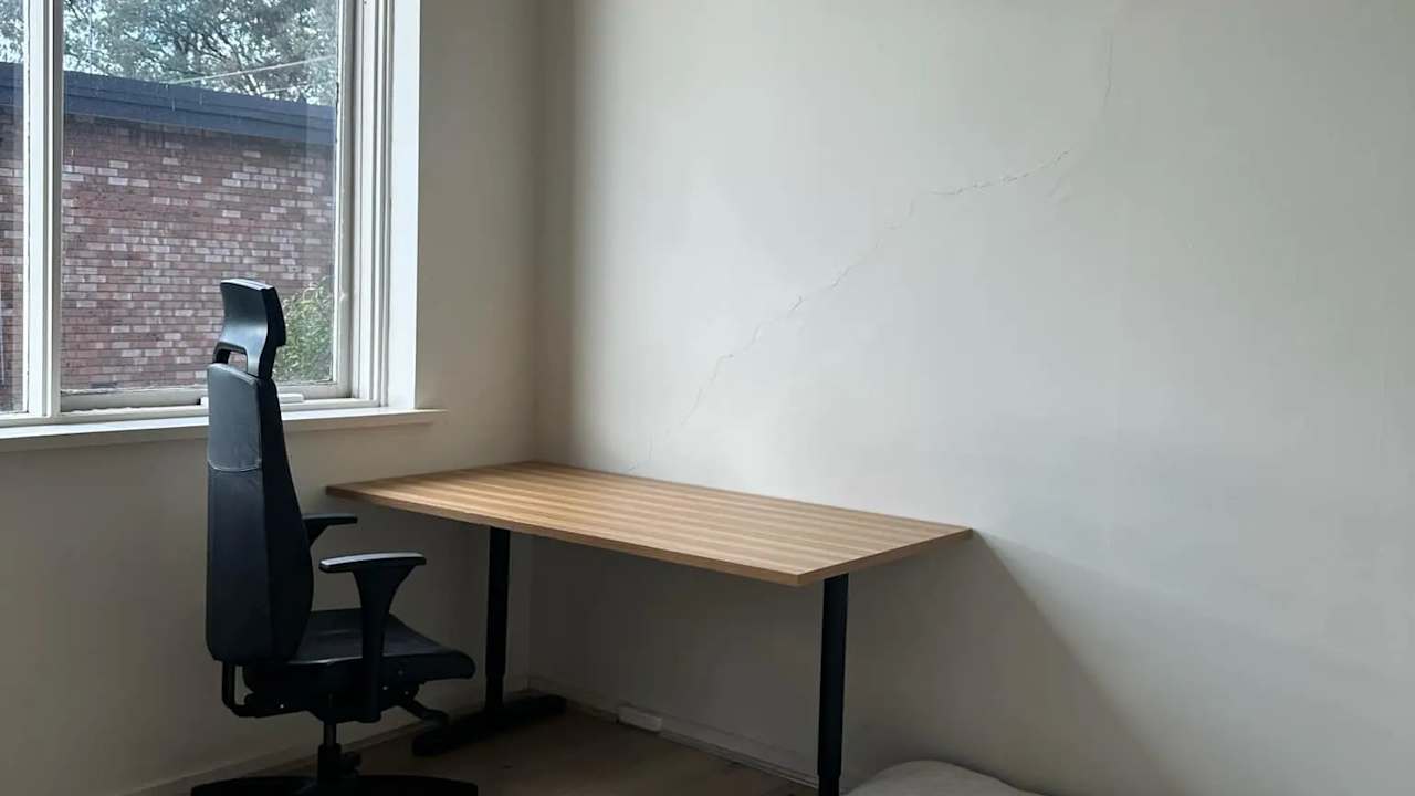 Unfurnished room in a flatshare