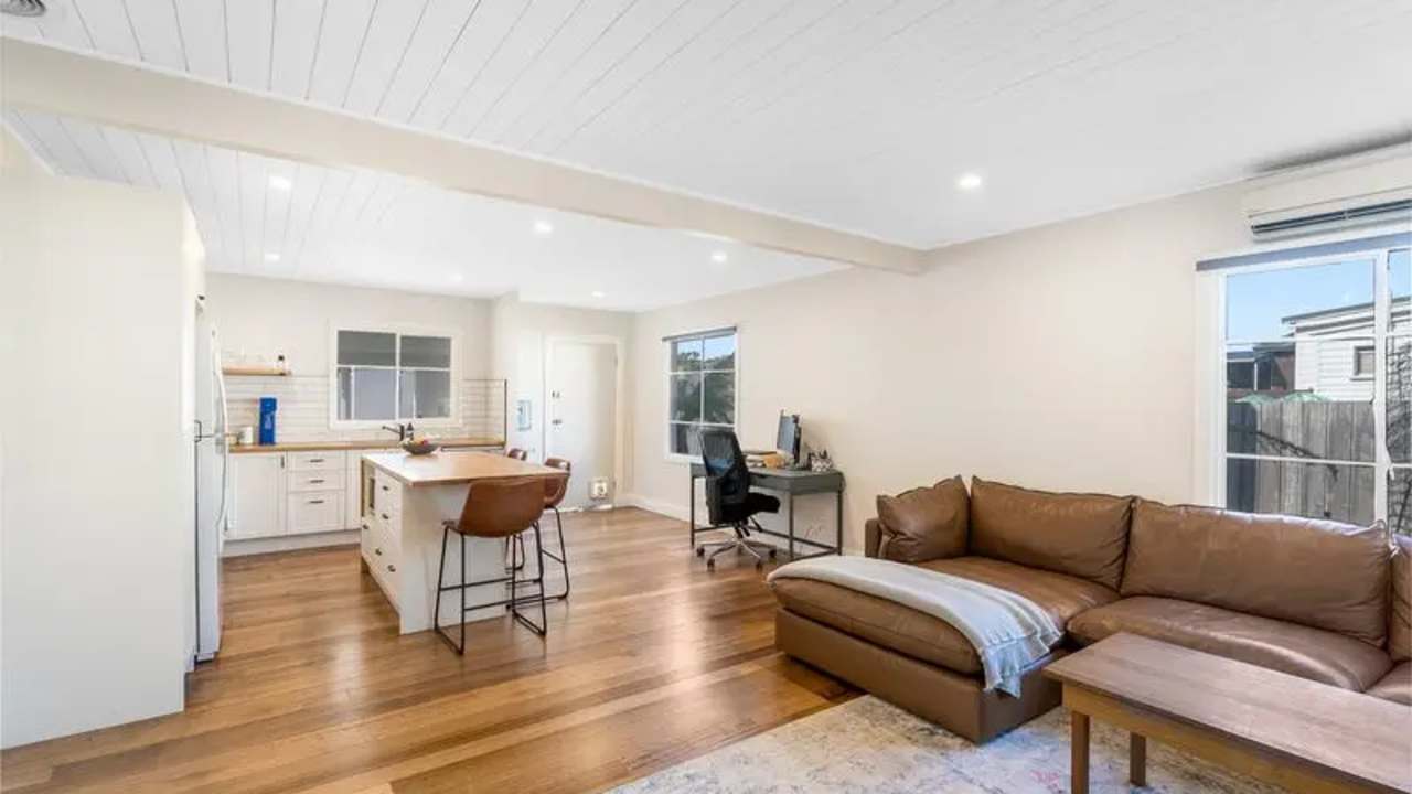 Room in a share house