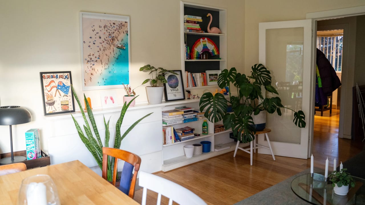 Furnished room in a flatshare