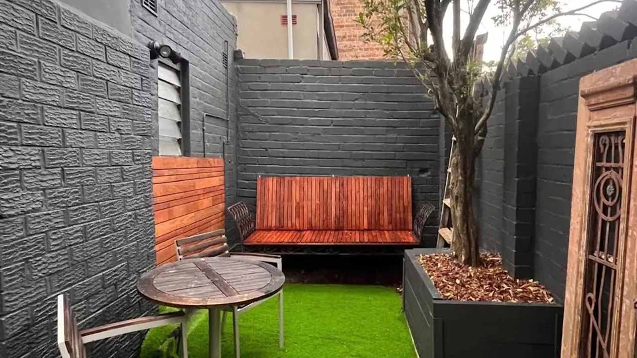 Furnished room in a share house