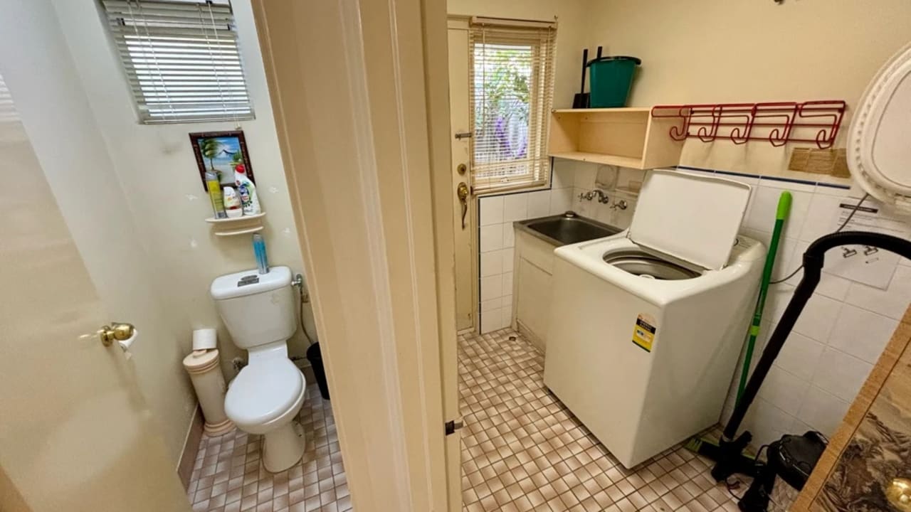 Room in a share house
