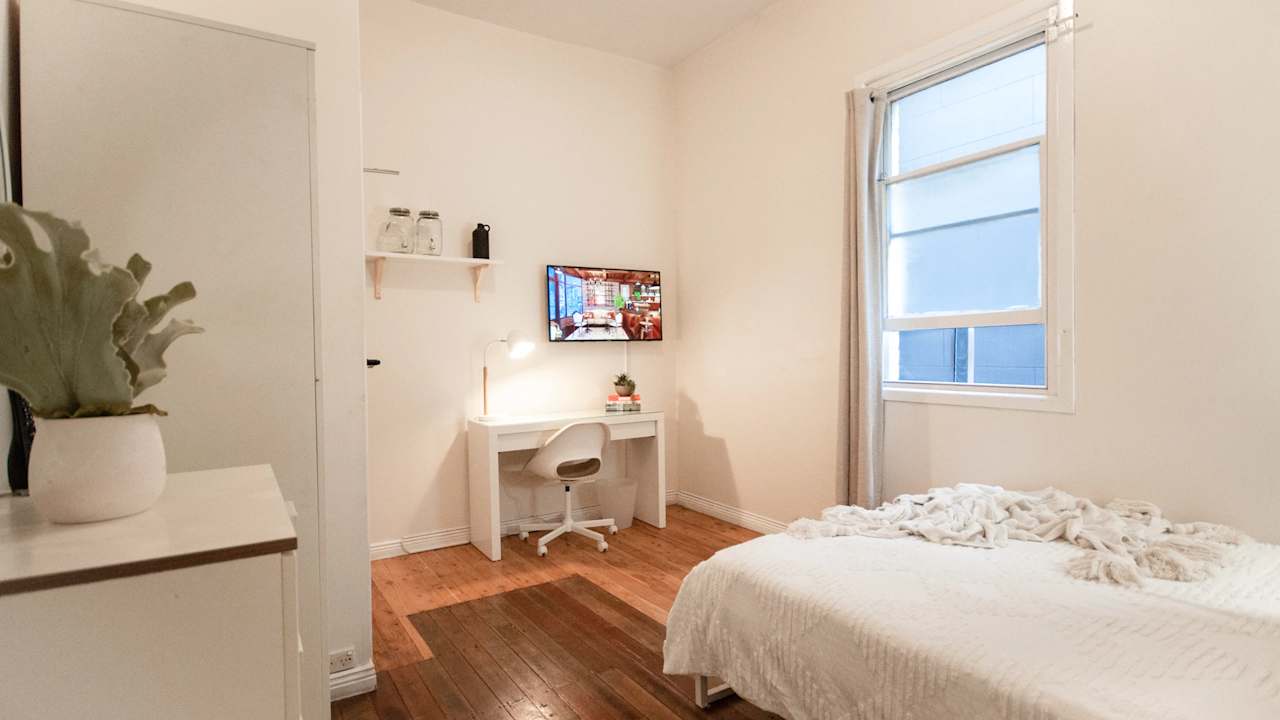 Furnished room in a share house