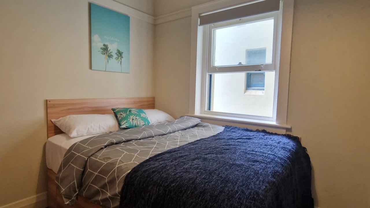 Furnished room in a flatshare