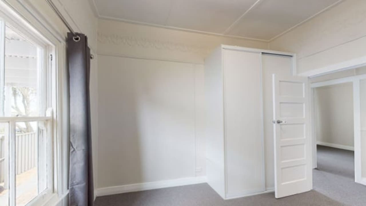 Unfurnished room in a share house