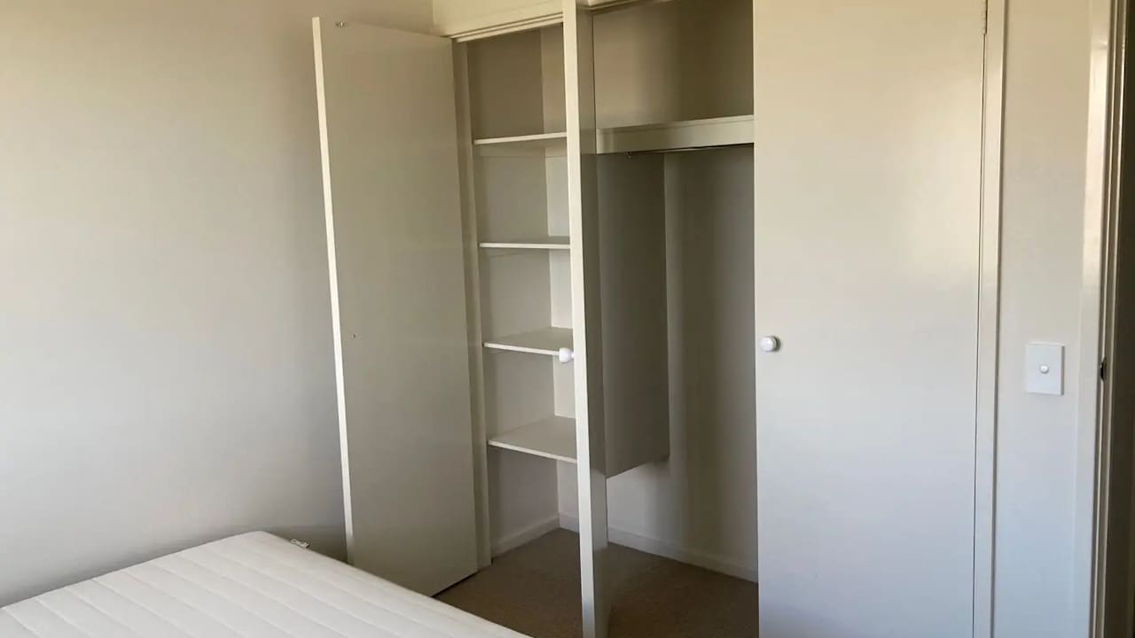 Room in a share house