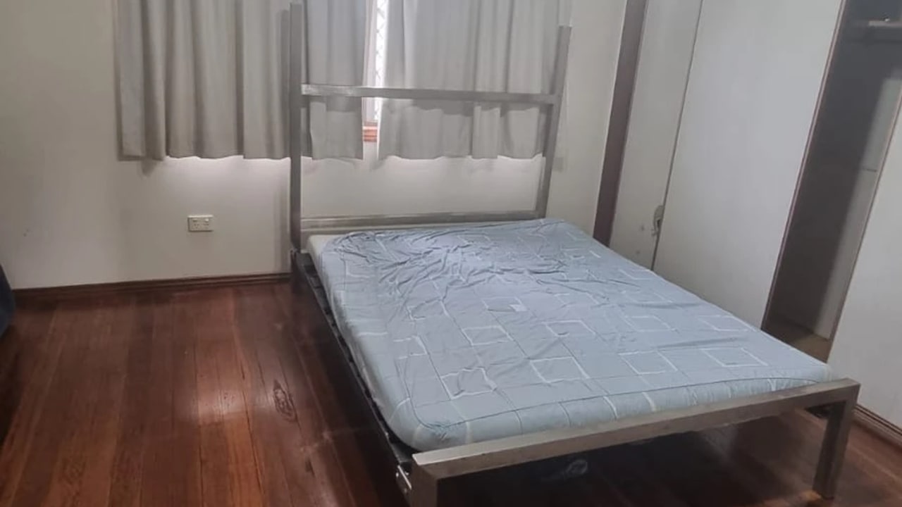 Room in a share house