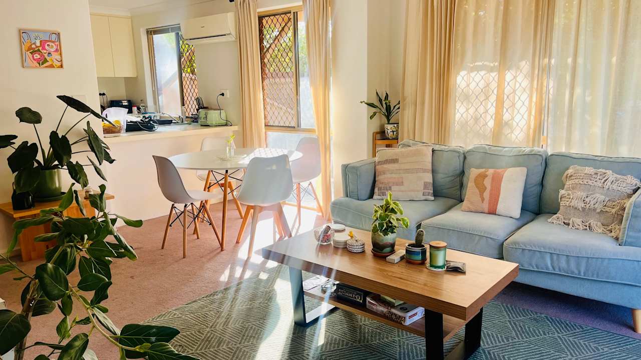 Room in a share house