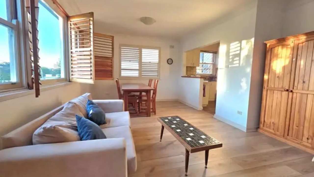 Whole property with 1 room for rent