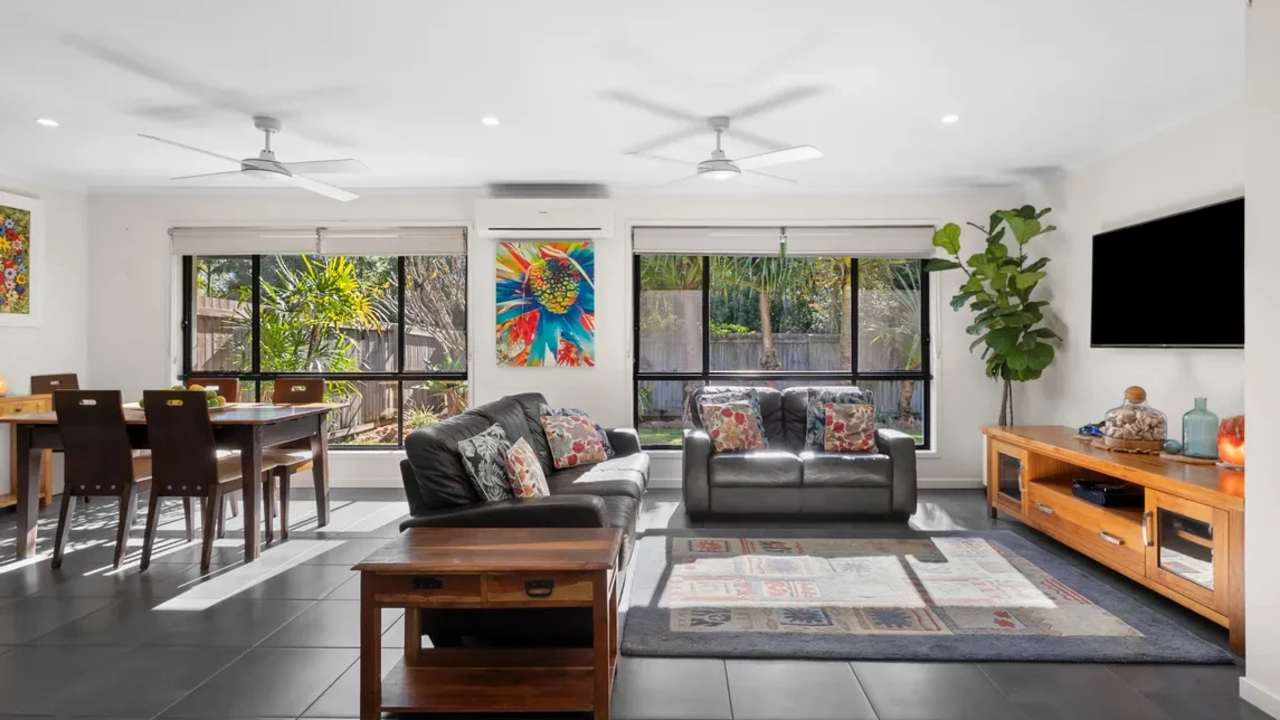 Room in a share house