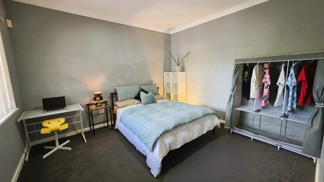 Furnished room in a share house