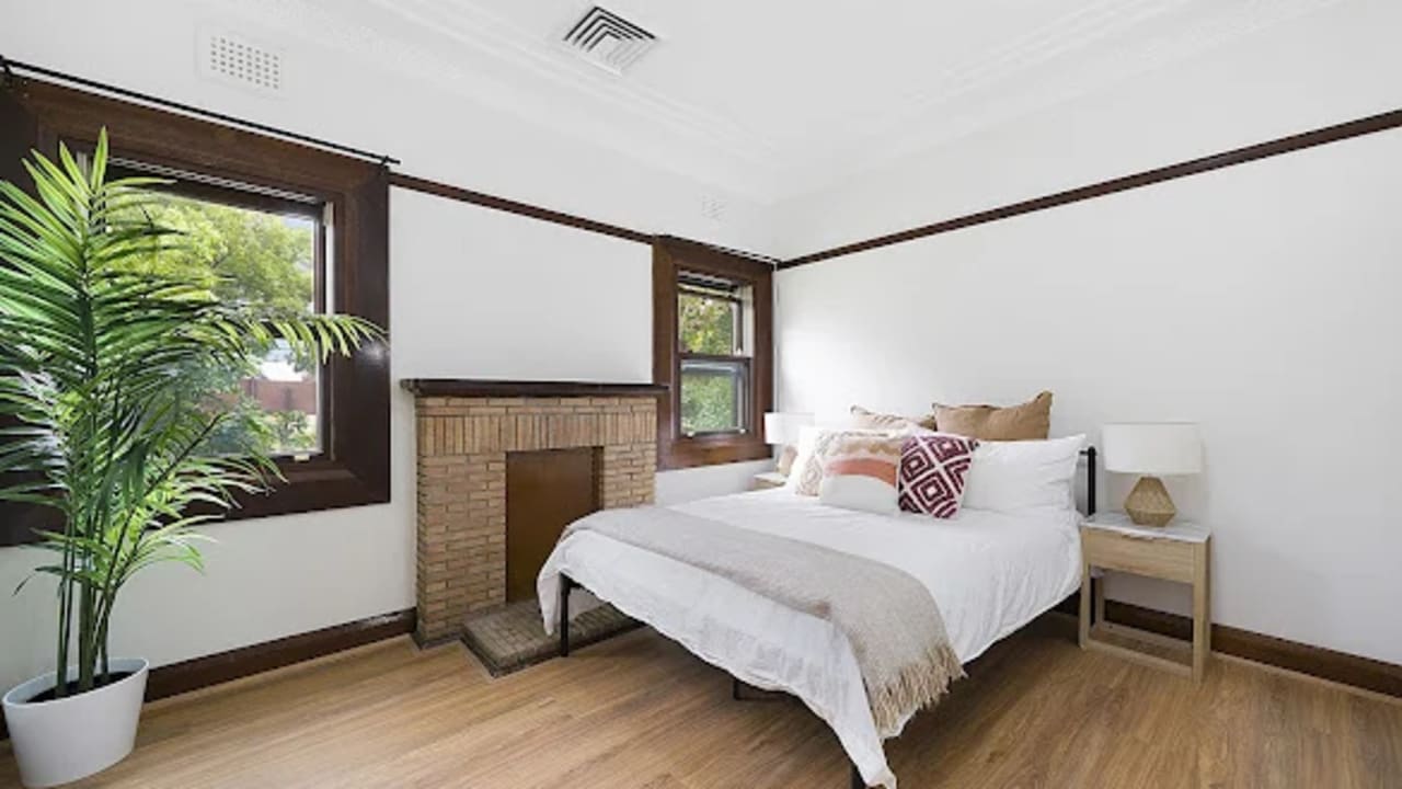 Room in a share house