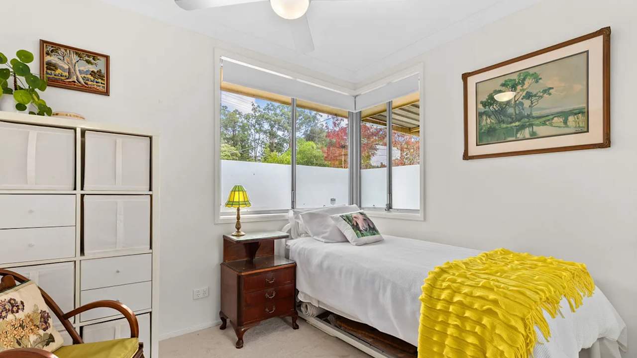 Room in a share house