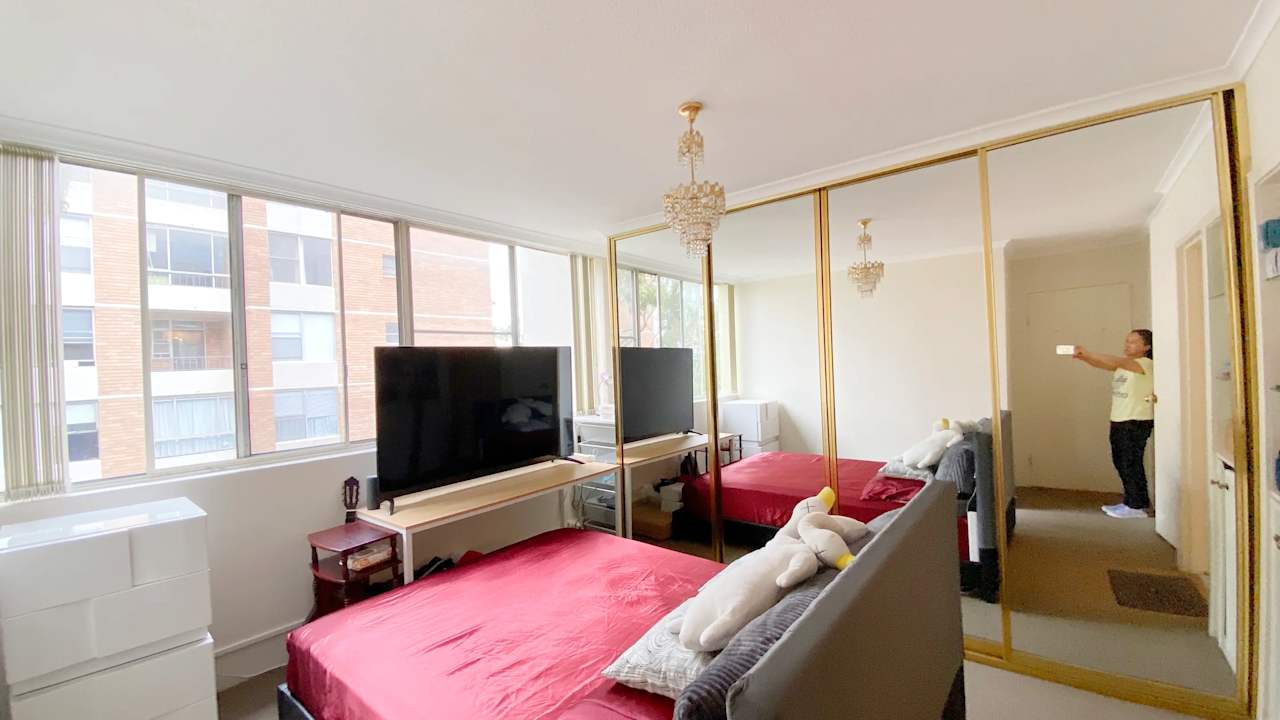 Furnished room with ensuite in a flatshare