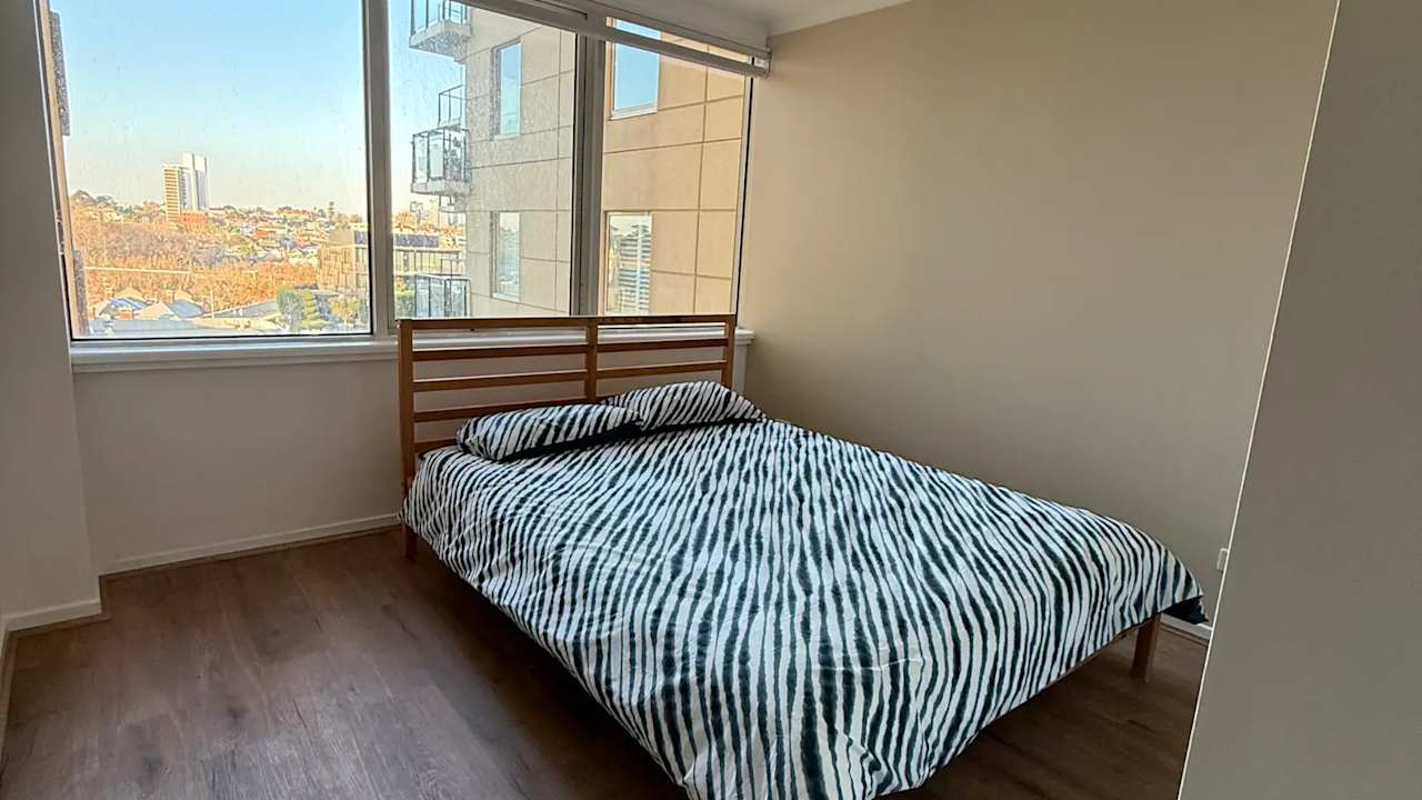 Furnished room with ensuite in a flatshare