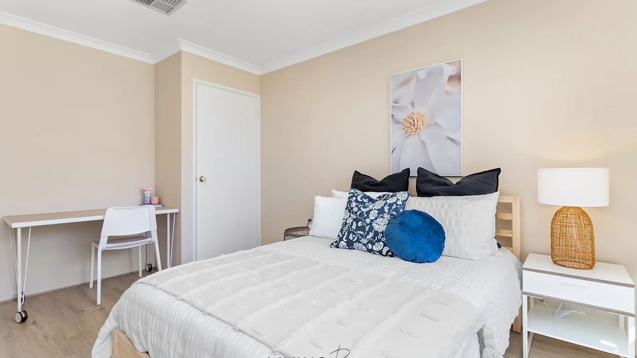 Furnished room in a share house