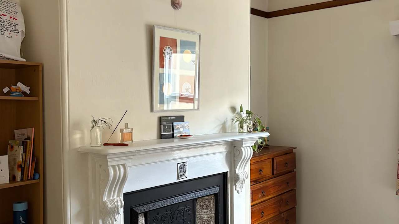 Furnished room in a share house