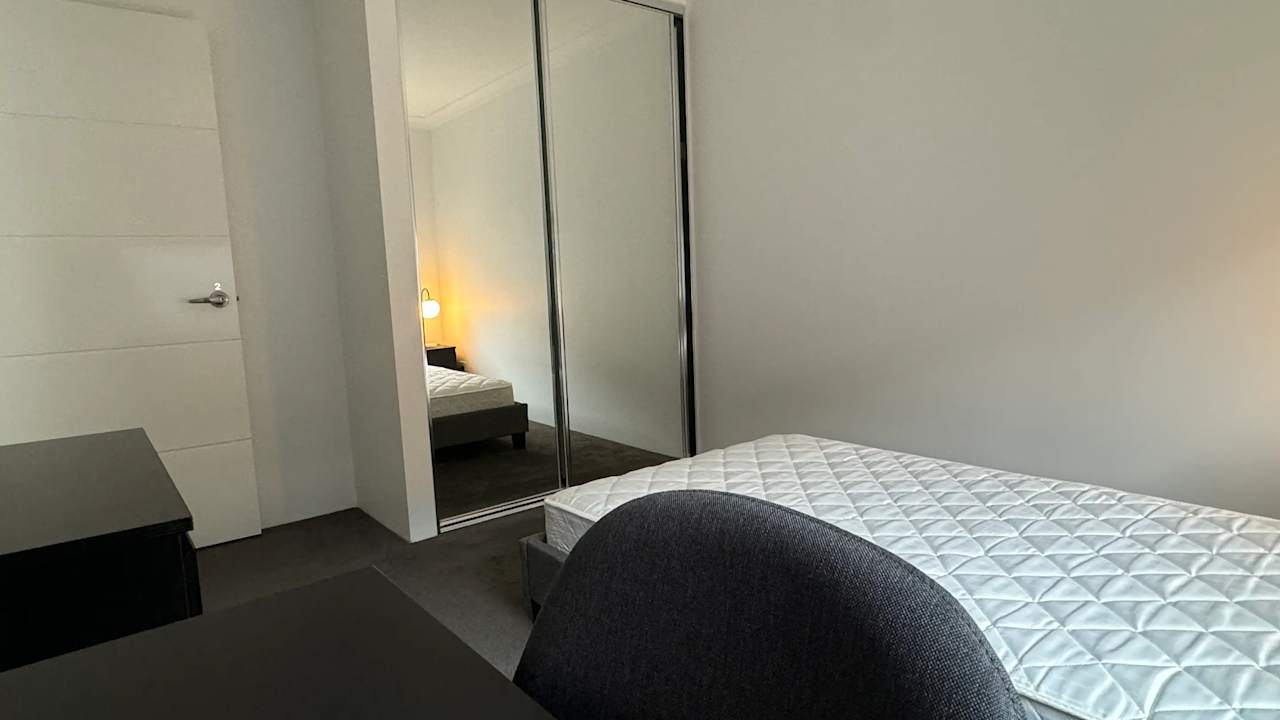 Furnished room in a share house