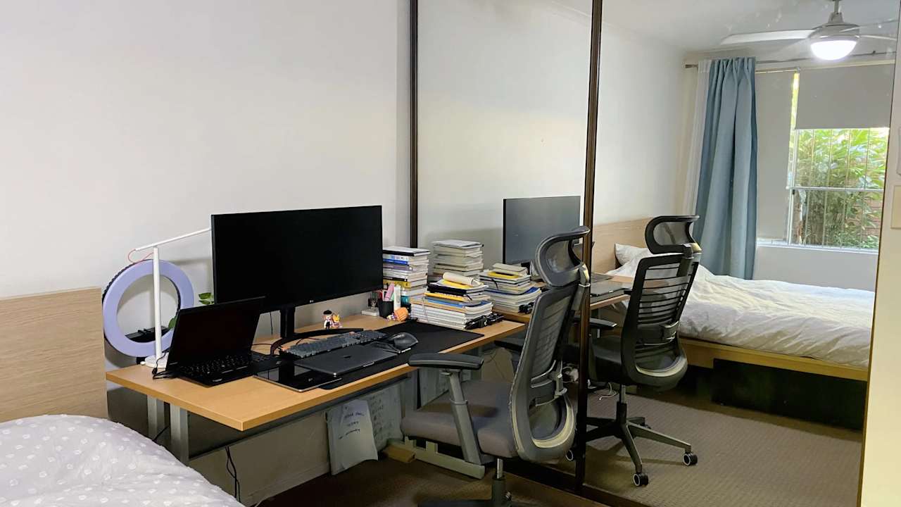 Furnished room in a flatshare
