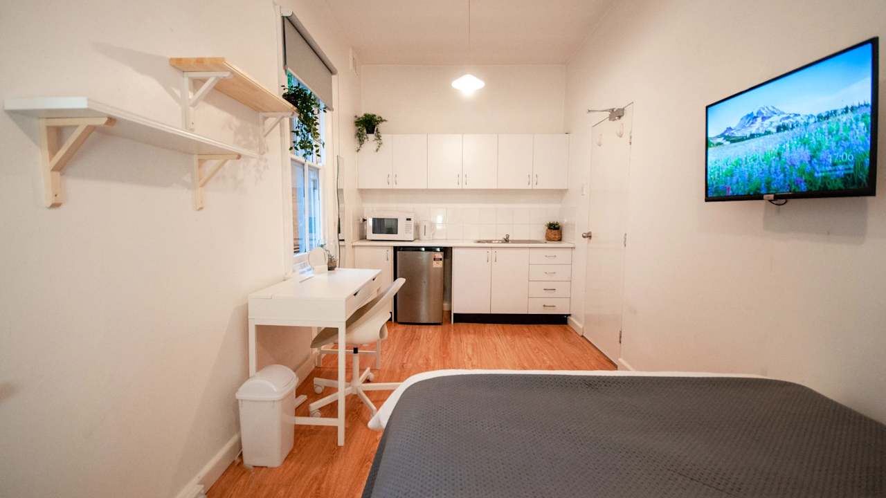 Furnished room in a share house